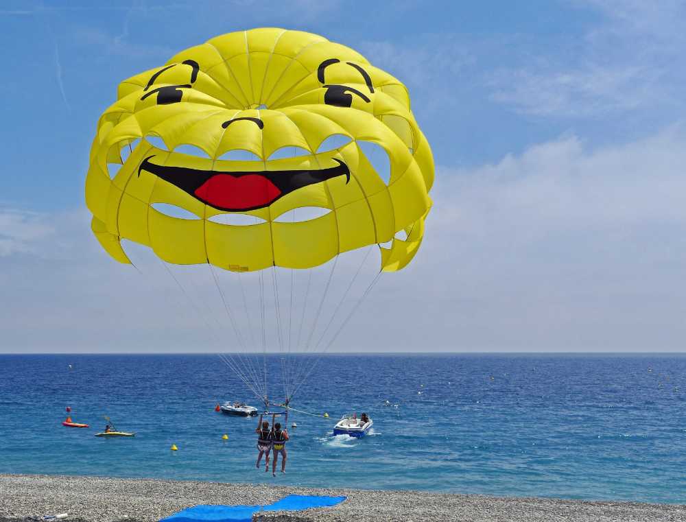 Whether you're soaring over the waters off Fort Lauderdale Beach or floating gently along the shores of the Florida Keys, parasailing is a fun and exciting activity nearly anyone can enjoy.