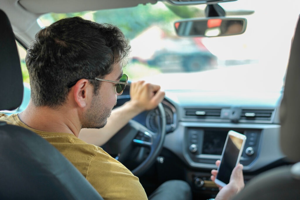 Distracted Driving Accident Lawyer in Miami | Call Us Today